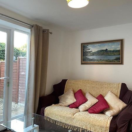 Modern Home Just Off Glastonbury High Street Екстер'єр фото